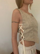 Carica l'immagine nel visualizzatore di Gallery, handmade