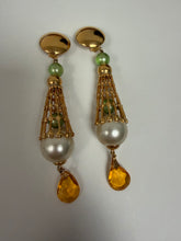Load image into Gallery viewer, Orecchini vintage “The Golden Cage”
