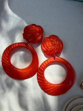 Carica l'immagine nel visualizzatore di Gallery, Orecchini vintage “florange”

