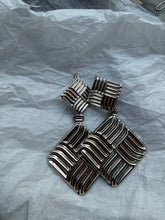 Carica l'immagine nel visualizzatore di Gallery, Orecchini vintage “silver wave”
