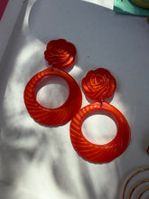 Carica l'immagine nel visualizzatore di Gallery, Orecchini vintage “florange”
