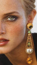Load image into Gallery viewer, Orecchini vintage “The Golden Cage”
