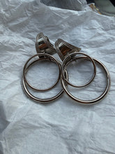 Carica l'immagine nel visualizzatore di Gallery, Orecchini vintage “ double orbit “
