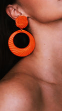 Carica l'immagine nel visualizzatore di Gallery, Orecchini vintage “florange”
