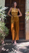 Carica l&#39;immagine nel visualizzatore di Gallery, “Hëna” Silk pants
